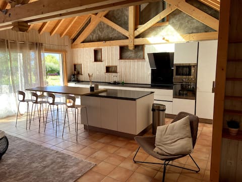 Beautiful cottage 3 minutes from the lake