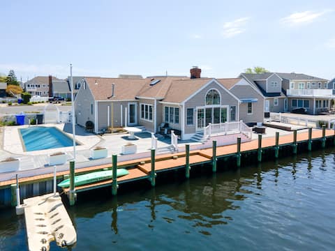 4BR Family Waterfront with Pool - Private Dock