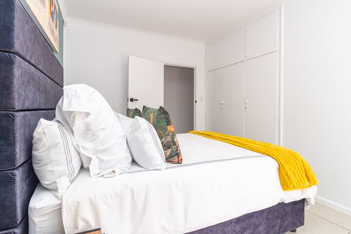 Relax with Family and Friends gallery image 4