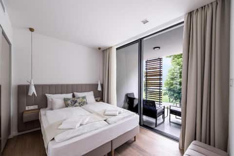 OliverLux Aparthotel-Deluxe Apartment with Balcony