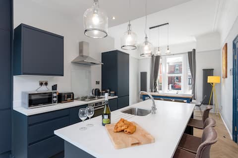 Bifolds, enclosed garden. Southport character home