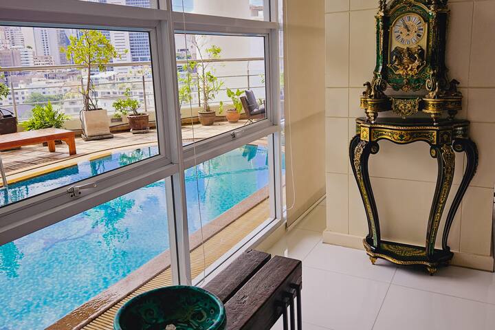 Luxurious high-rise pool-duplex gallery image 4