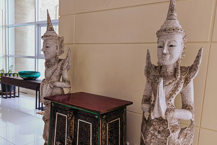 Luxurious high-rise pool-duplex gallery image 5