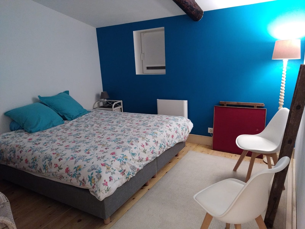 Bedroom 2 : 1 double bed or single beds