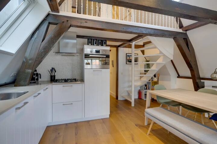 Unique 2 Bedroom Appartment in City Center gallery image 5