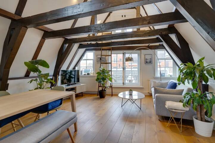 Unique 2 Bedroom Appartment in City Center gallery image 2