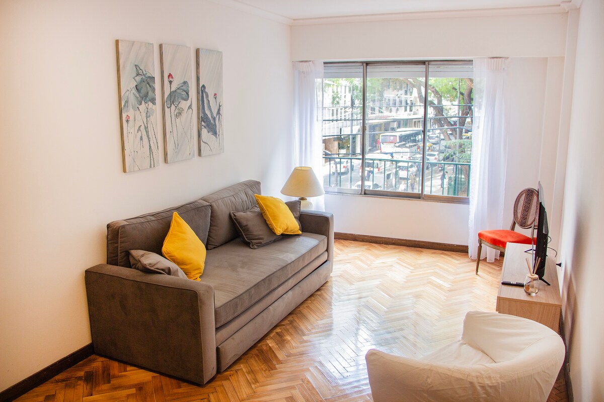 Popular Airbnb listing: A very cozy apartment. in Retiro