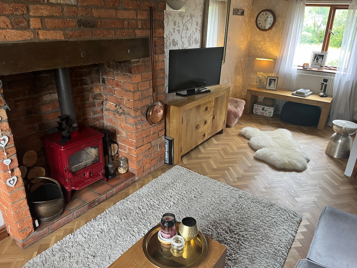 Popular Airbnb listing: Bridle Cottage in Amber Valley