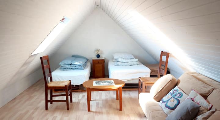 Casa # 2 con 2 camas individuales y un sofá cama para 2 personas