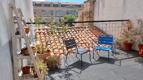 Top performing Airbnb: Charming duplex (45 m²) with terrace. in La Rochelle