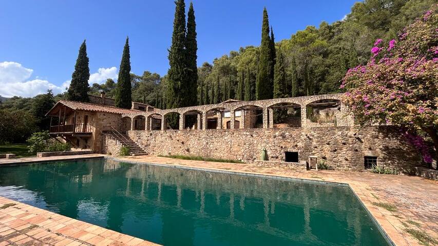 spectacular 17th century house in a rural setting gallery image 5