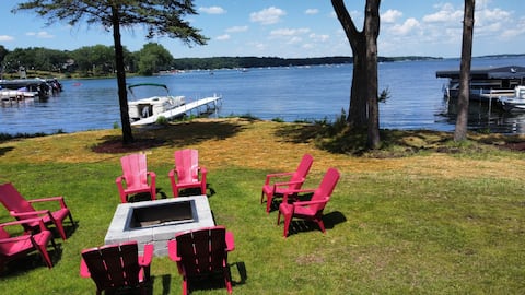 Wonderful new lake house getaway, pet friendly!