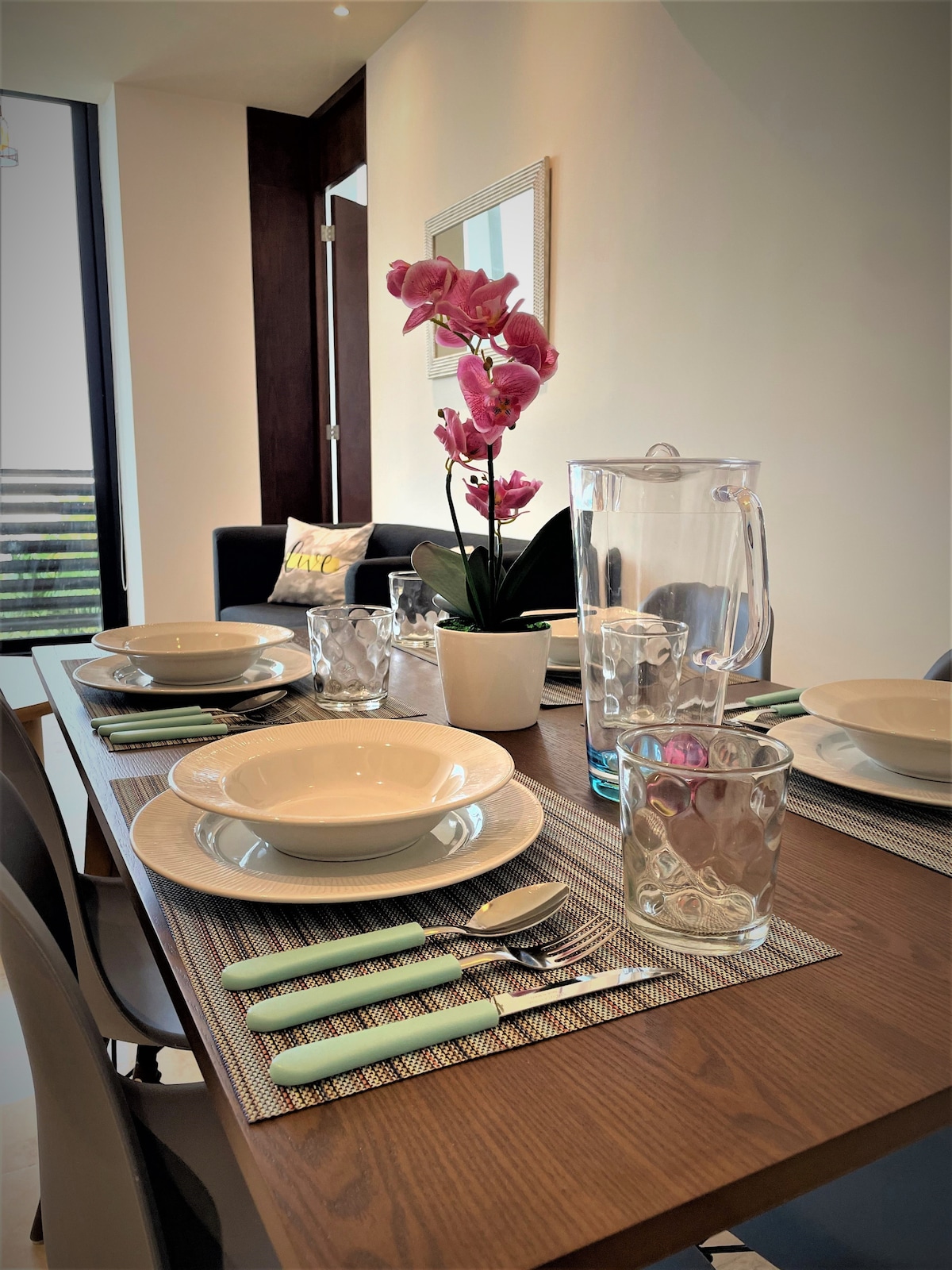 Anuncio de Airbnb popular: Apartment with pool "Luxembourg" en Fraccionamiento San Ramón