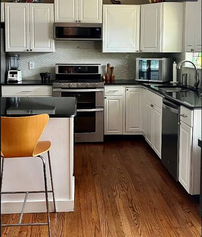 Great Centrally Located House gallery image 4