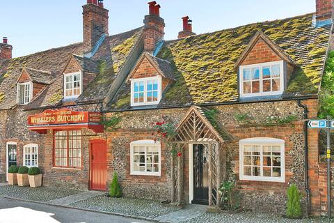 Perfectly Positioned Hambleden House