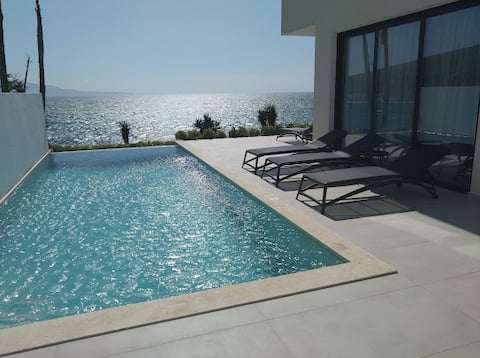Palmera Resort - Villa Infinity…in Sarande