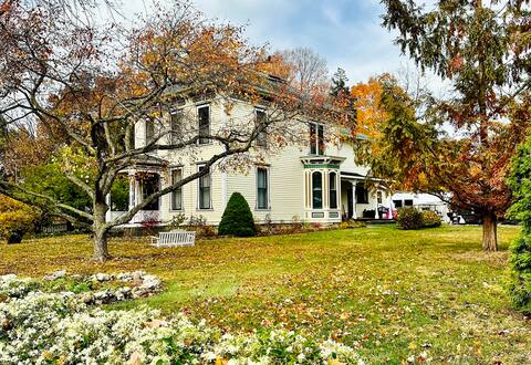 Beautiful Historic Upscale Home circa 1875