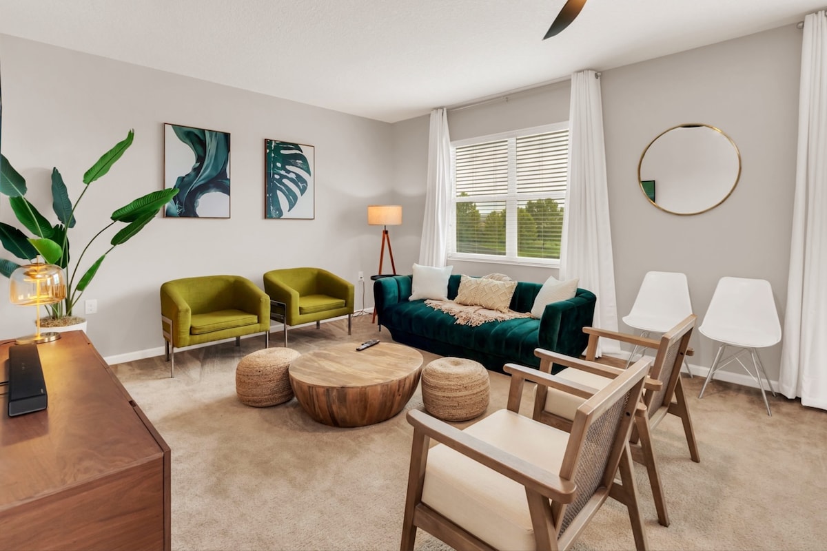 ברוכים הבאים לביתכם באורלנדו. תוכלו למצוא כל מה שאתם צריכים ועוד כדי להפוך את החופשה למיוחדת במיוחד. אנחנו נוודא את זה. 