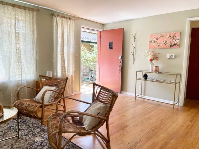 Fremont Nirvana | Chic Townhome Near Bars & Eats gallery image 4