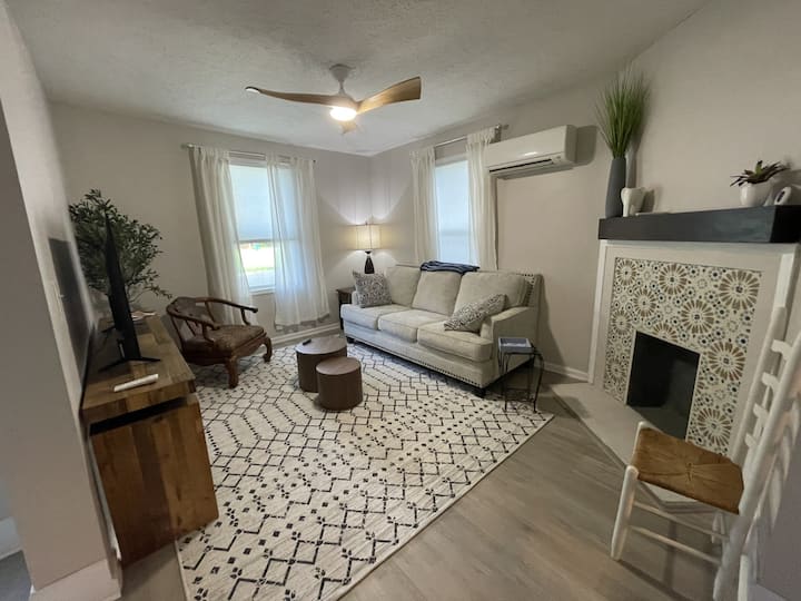 Cozy Downtown 3 Br House W/ Private Backyard - Aiken, SC
