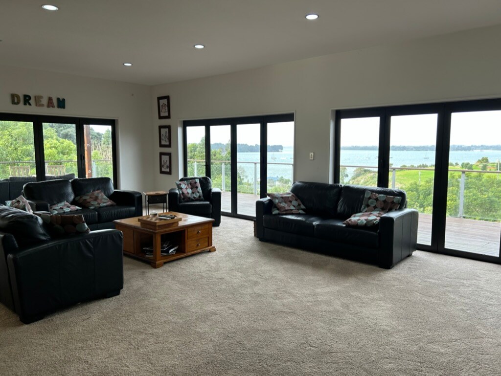 Top performing Airbnb: Tropical paradise in Omokoroa. in Western Bay Of Plenty District