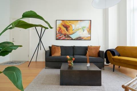 Successful Airbnb property: Top Location - Citycenter - Balcony in København