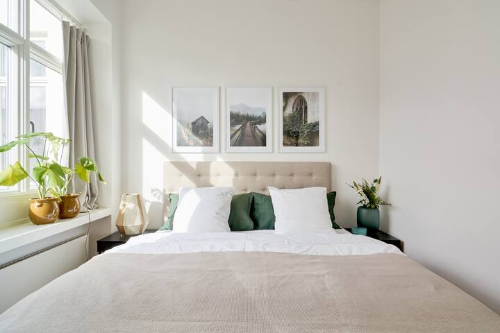 Top Location – Citycenter – Balcony gallery image 3