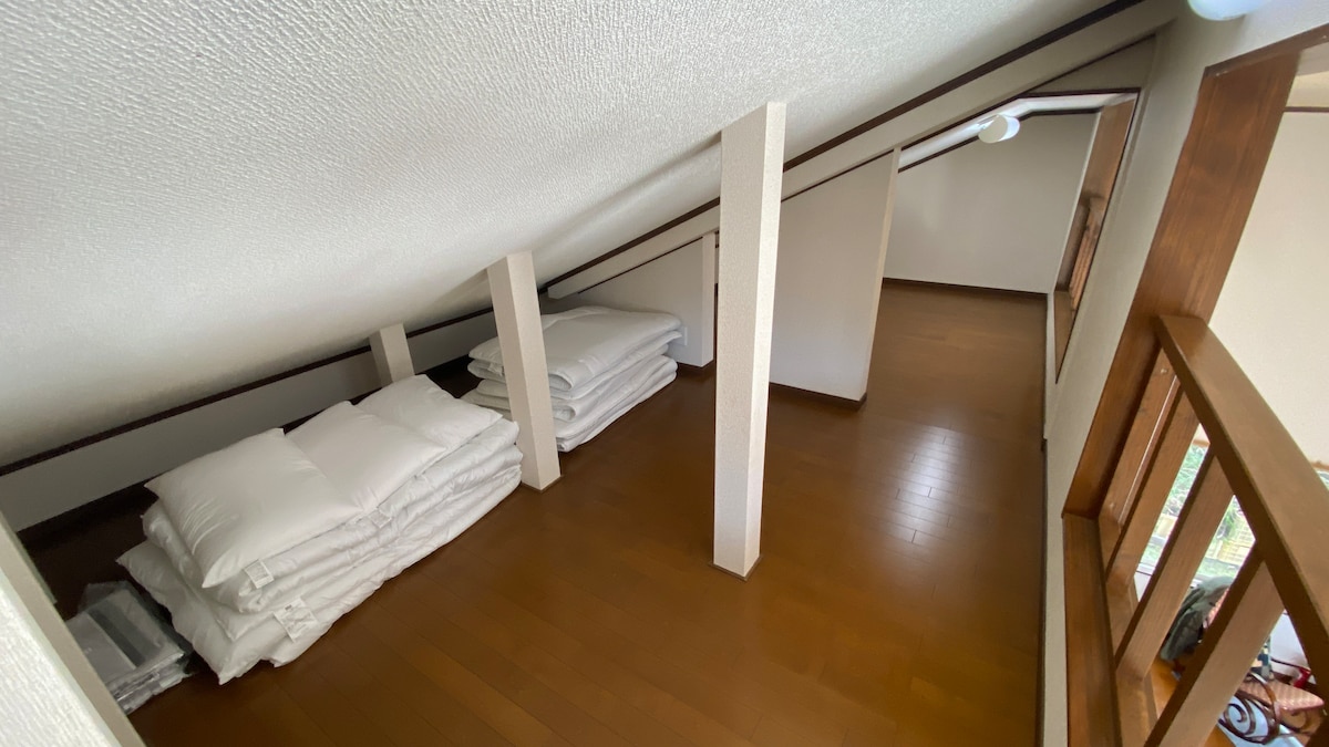 Roshani 2 za chumba cha kulala
