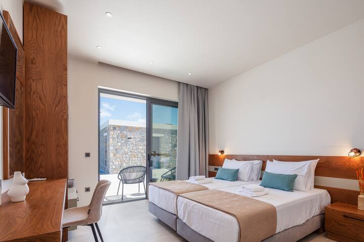 Magical new luxury villa Camellia! gallery image 3