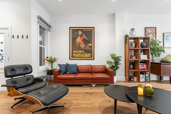 Haven @ Collingwood- 3 bed, 3 carpark, Foxtel