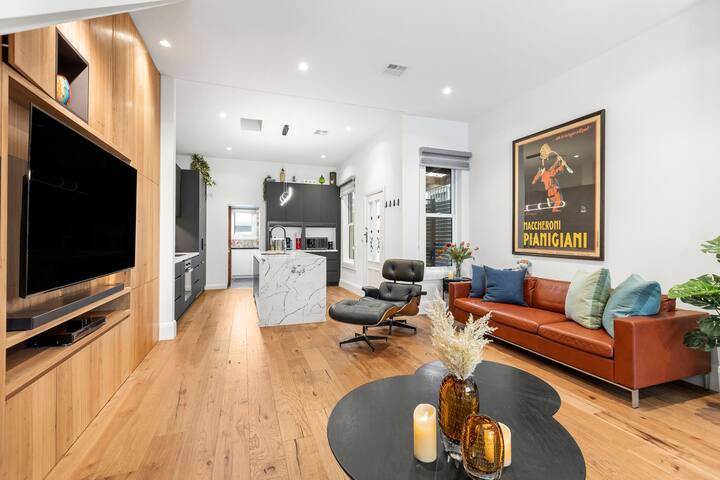 Haven @ Collingwood- 3 bed, 3 carpark, Foxtel gallery image 2