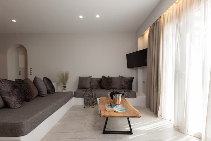 Dhomë ndenjjeje, TV