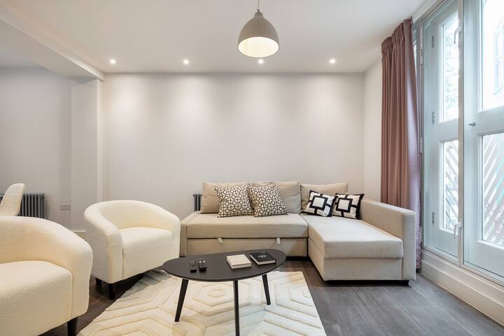 The Covent Garden Boutique gallery image 3