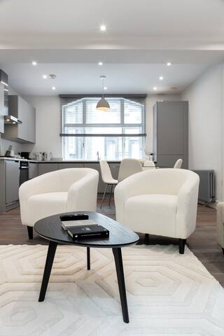 The Covent Garden Boutique gallery image 4