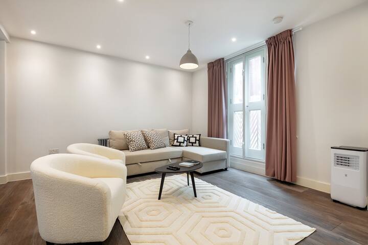 The Covent Garden Boutique gallery image 2