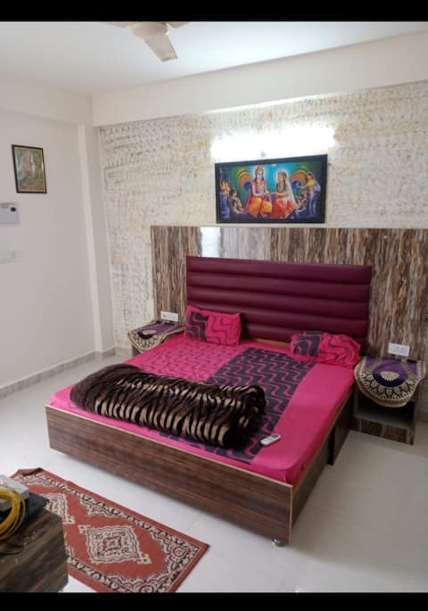 2BHK (2bed 2Bath 2AC) Homestay Nearest to ISKcon