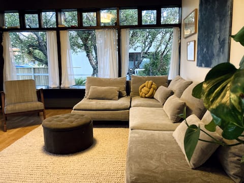 Artists-family home, entire house and garden!