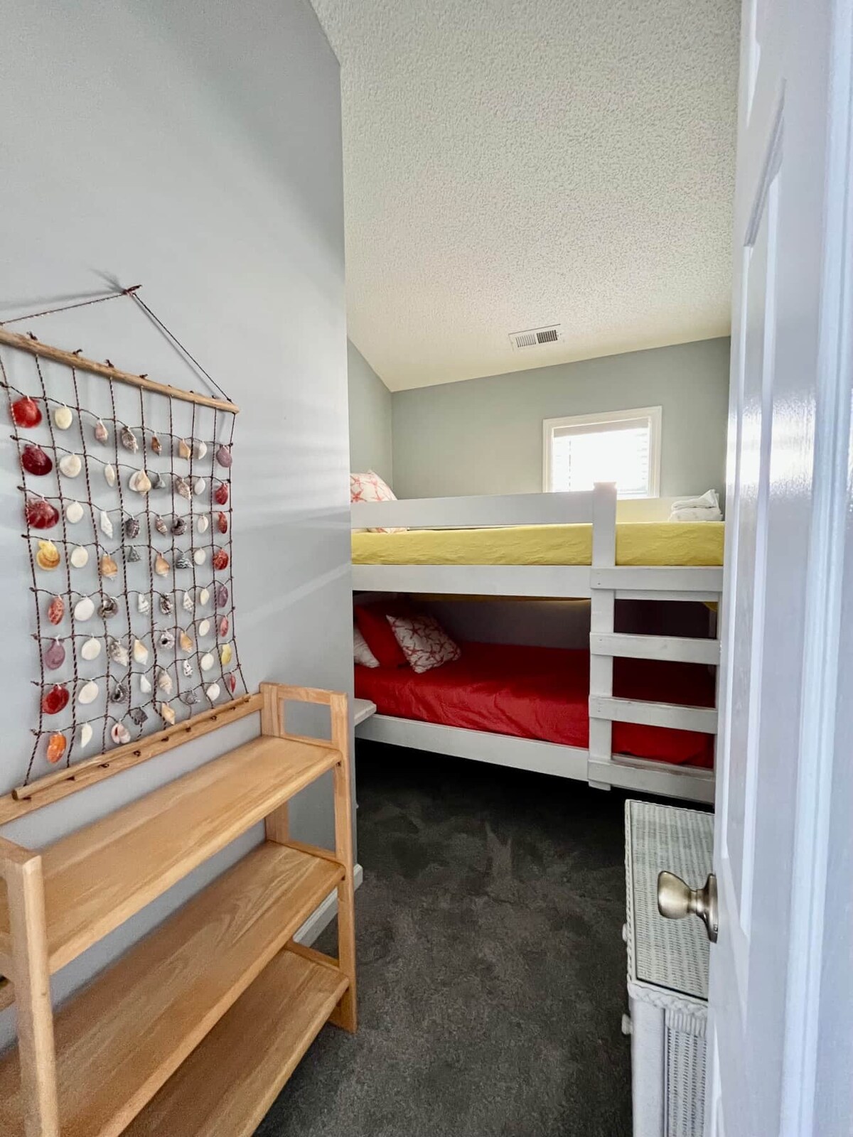 Camas literas individuales con dos camas individuales