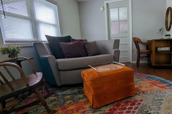Miss Clara’s Cottage - Black Mountain, NC