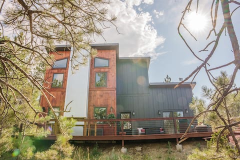 Industrial Loft@Old Pine Retreat