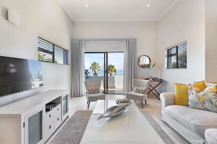 Camps Bay Villa: Bon Azure gallery image 3