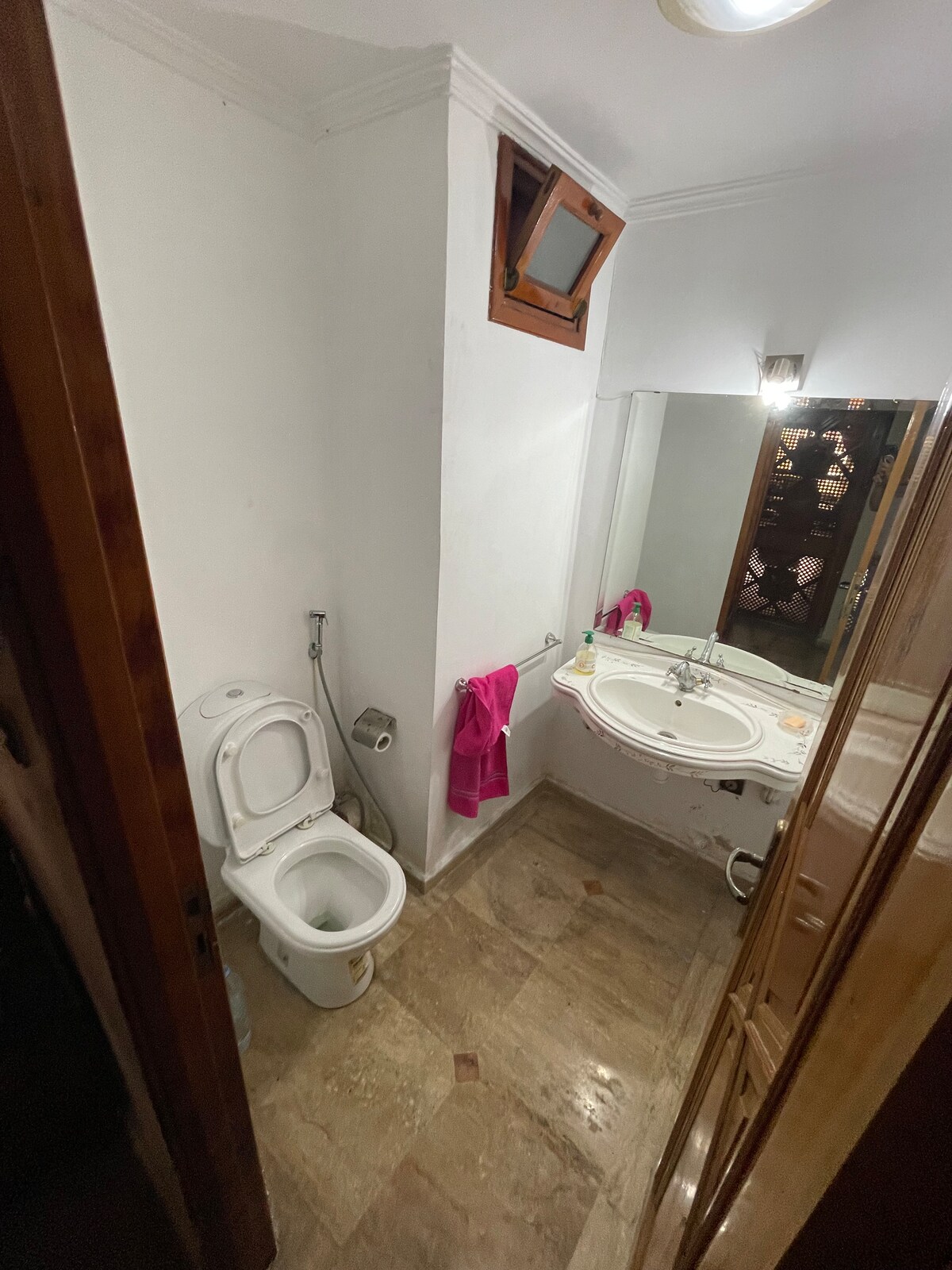 Bed and breakfast in Casablanca  1 bedroom  1 bed  1 shared bath - image 3