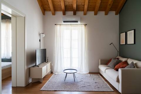 (Private Parking) Elegant Apartment in Old Town