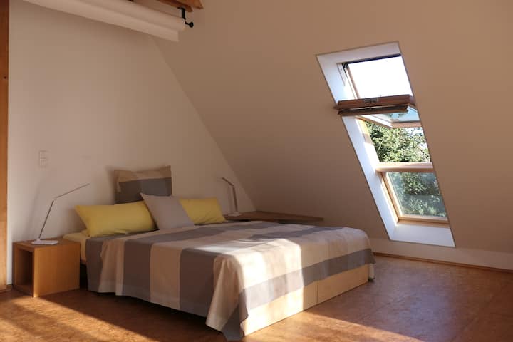 Área de dormitorio en el piso superior