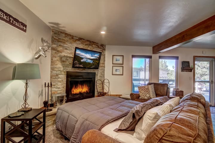 Cozy Condo | Near Heavenly-fireplace | Sleeps 6 - 熱那亞