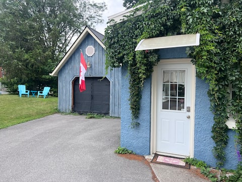 Popular Airbnb listing: Elizabeth Guest House (Downtown) in Prince Edward