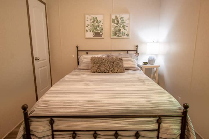 Chambre 2 avec lit complet