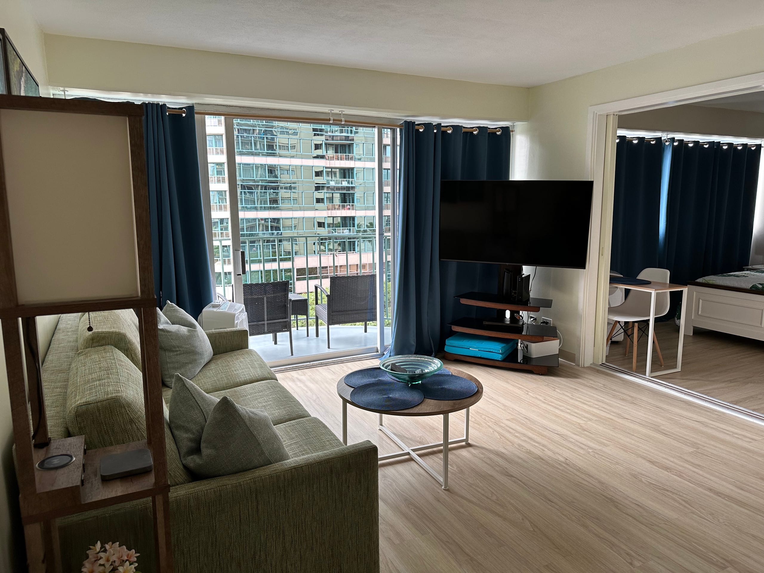 2 bedroom Waikiki apt sleeps 6 free parking - Image 1