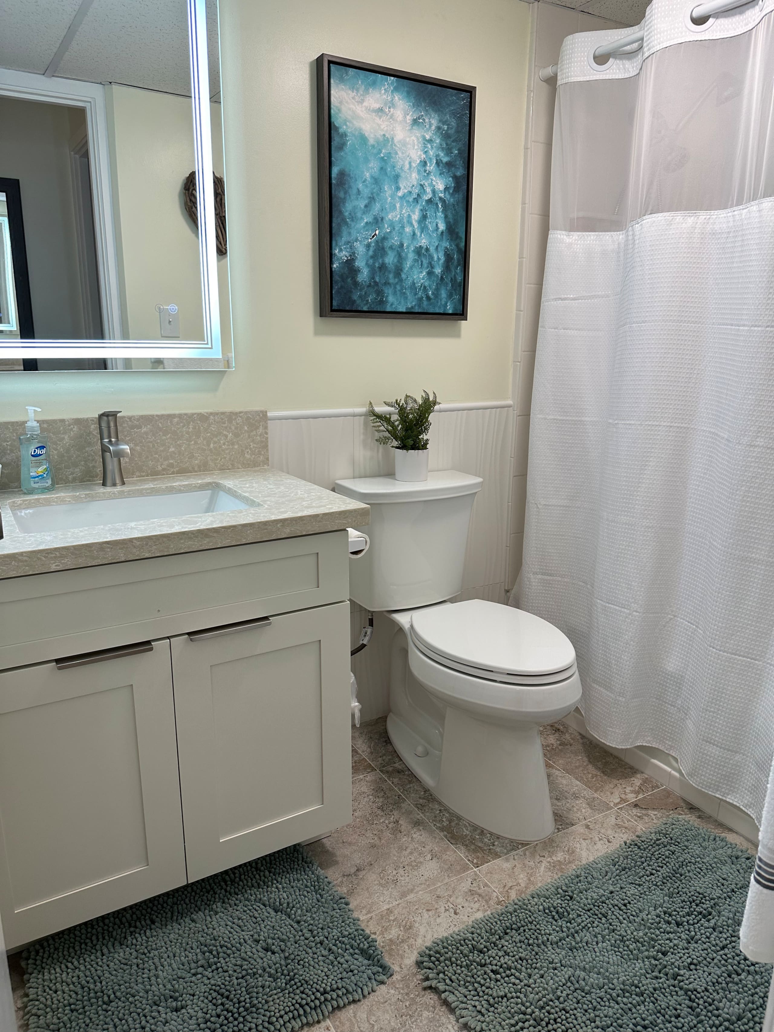 2 bedroom Waikiki apt sleeps 6 free parking - Image 16