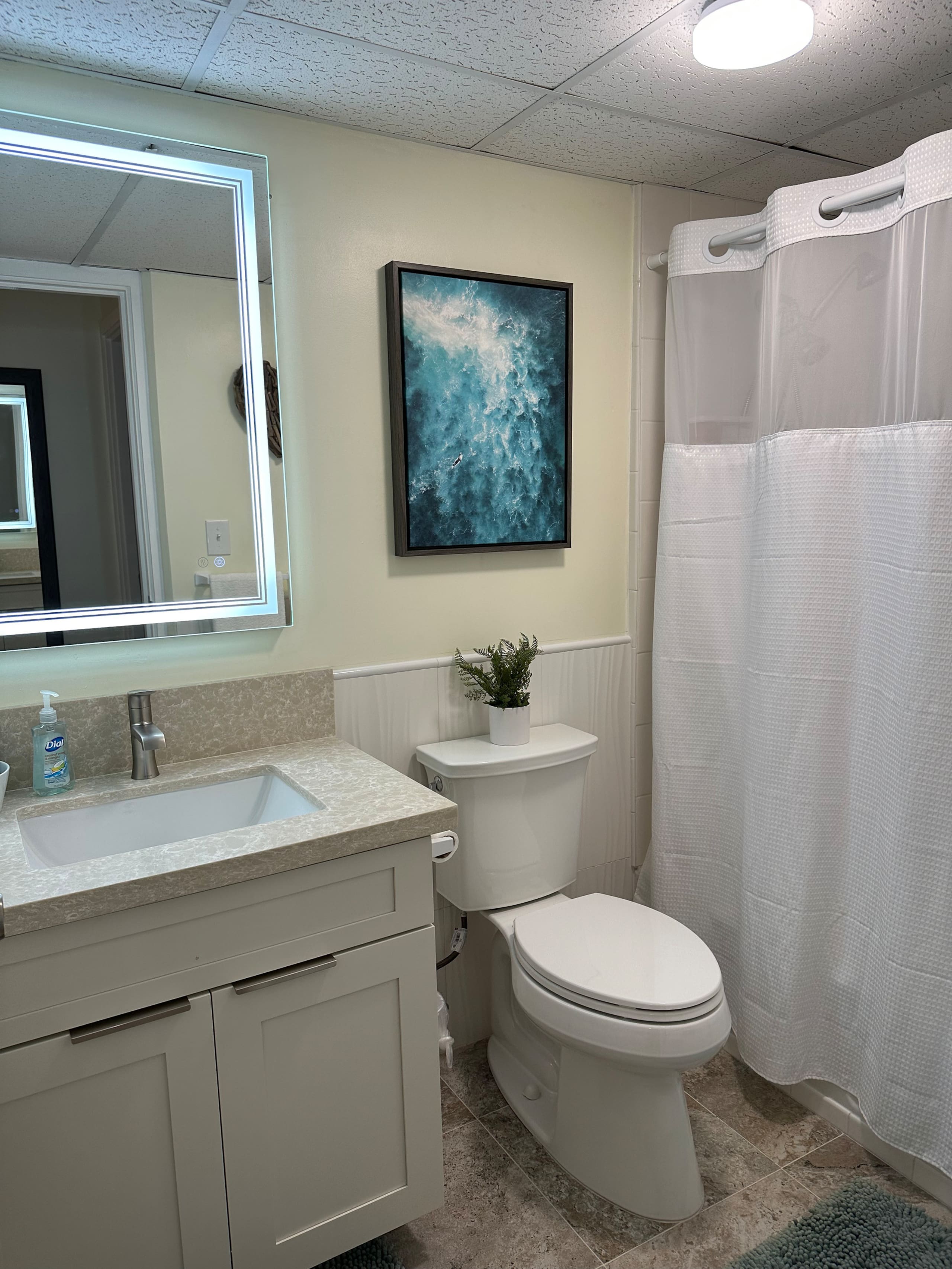 2 bedroom Waikiki apt sleeps 6 free parking - Image 14
